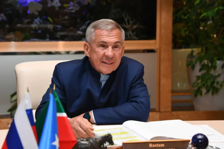 Рустам Минниханов