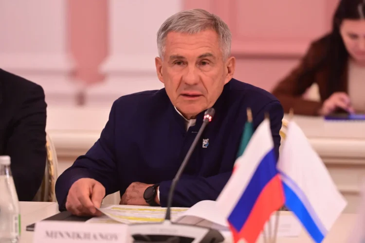 Рустам Минниханов