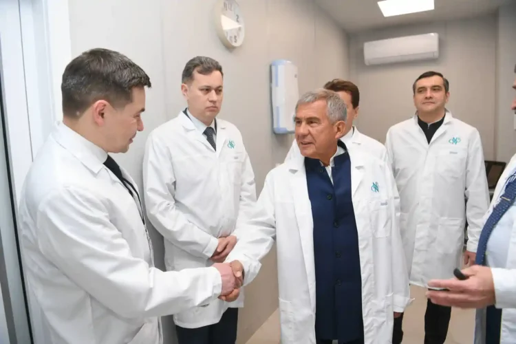 Рустам Минниханов