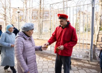 раздача Георгиевской ленты
