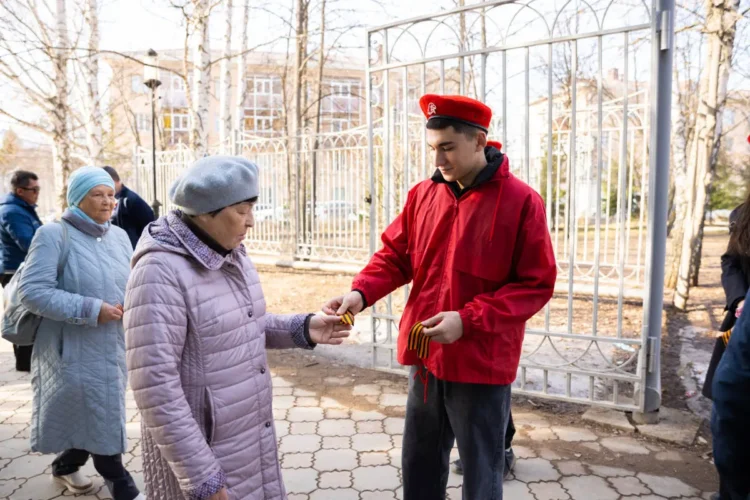 раздача Георгиевской ленты