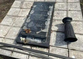 надмогильные памятники