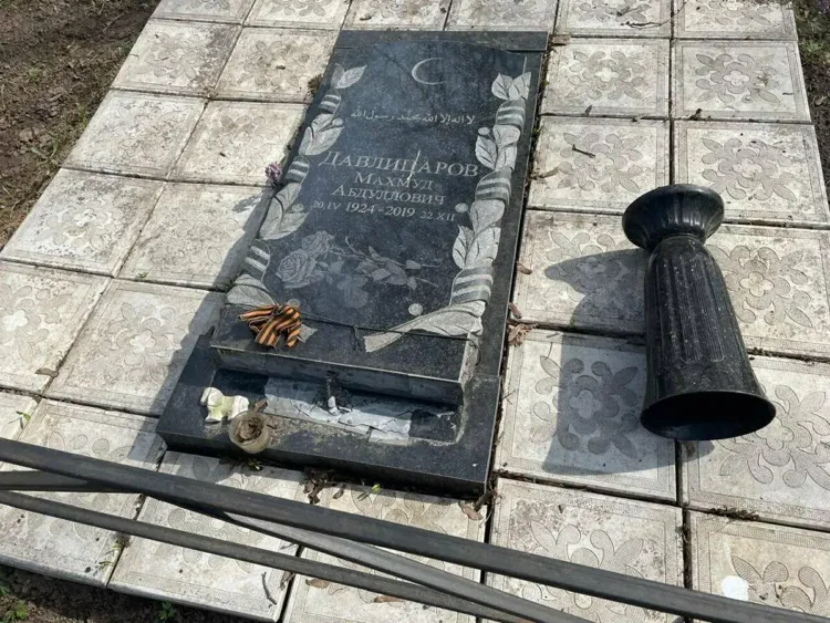 надмогильные памятники