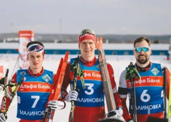 Большунов выиграл гонку с раздельным стартом в Финале Кубка России в Кировске