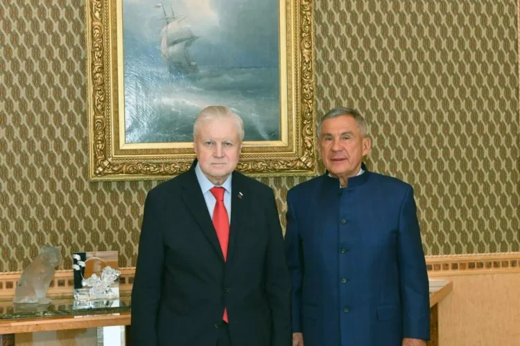 Рустам Минниханов