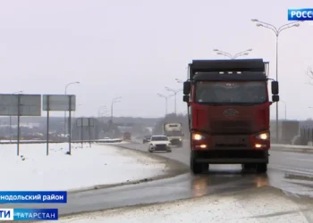 большегруз на дороге