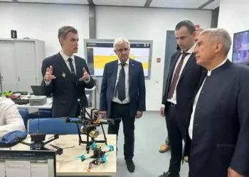 Рустаму Минниханову показали киберспортивную робототехнику в РТУ МИРЭА