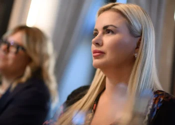 «Принимать и любить себя – это, в первую очередь, следить за своим здоровьем»: Анна Семенович о ее системе постройнения