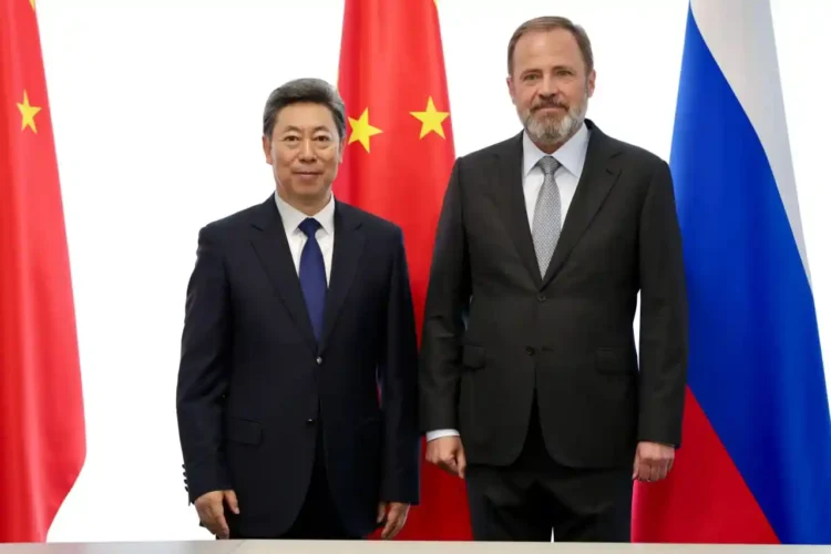 Комаров