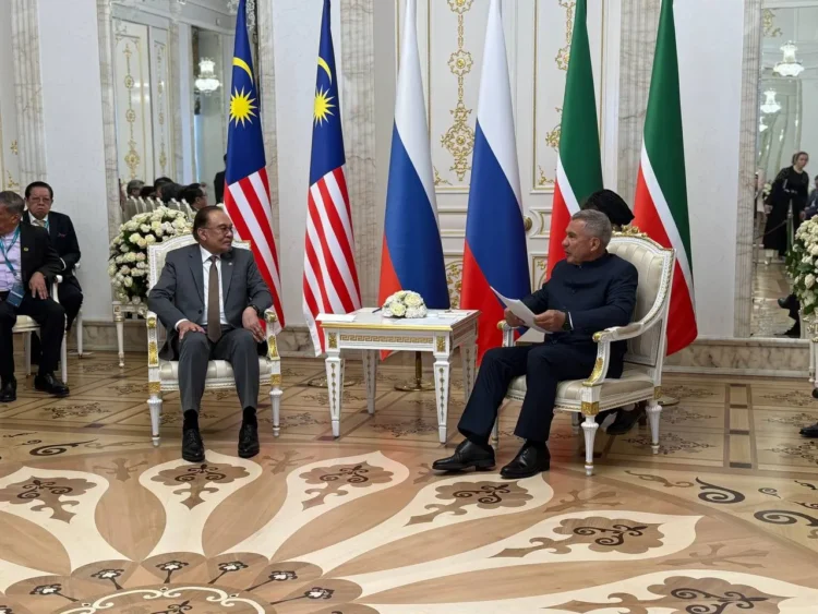 Раис Татарстана на встрече с премьер-министром Малайзии Анваром Ибрагимом