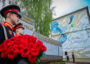 Рустам Минниханов принял участие в открытии стелы «Их именами названы улицы Казани» к 80-летию Победы