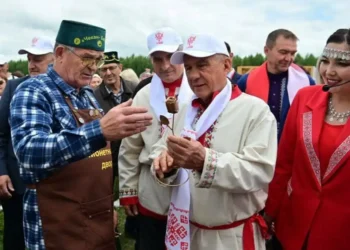 Рустам Минниханов посетил чувашский национальный праздник Уяв в Нурлате