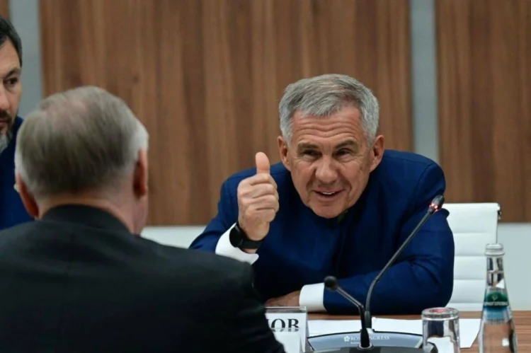 Рустам Минниханов