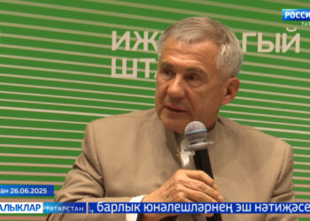 ”Үз кешеләр”. Татарстан Рәисе быелгы сайлау кампаниясендә катнашучы ышанычлылары белән очрашты