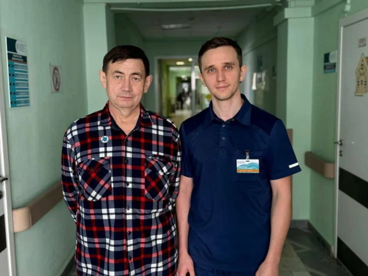 врачи