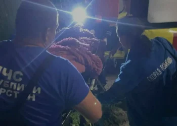 В Куюках женщина упала на арматуру и проткнула ногу металлическим штырем