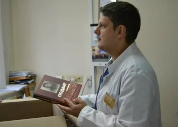 Альметьевские писатели передали книги пациентам больниц юго-востока РТ