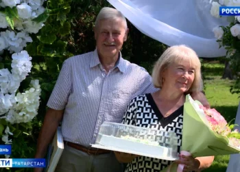 Чествование золотых юбиляров и массовая регистрация браков: как в Татарстане отметили День семьи, любви и верности