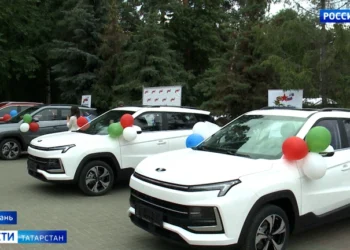 В Татарстане вручили четыре автомобиля ветеранам СВО с ограниченными возможностями здоровья