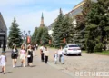 туристы