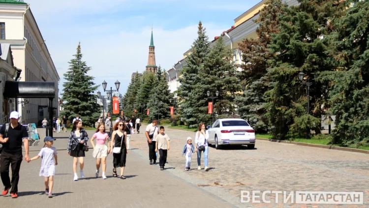 туристы