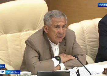 Рустам Минниханов призвал к жесткой финансовой дисциплине и активизации налоговых сборов в Татарстане