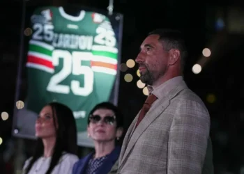 Данис Зарипов предложил установить ограничение на количество иностранных тренеров в КХЛ