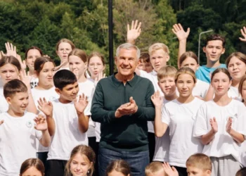 Минниханов посетил обновленный лагерь «Ласточка» в Бавлах