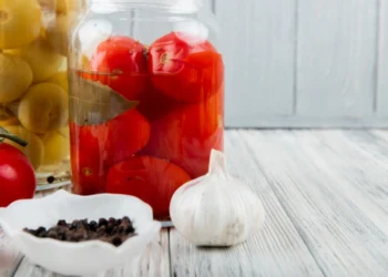 Как вкусно засолить помидоры на зиму: секреты, традиционные и оригинальные рецепты, советы от хозяйки