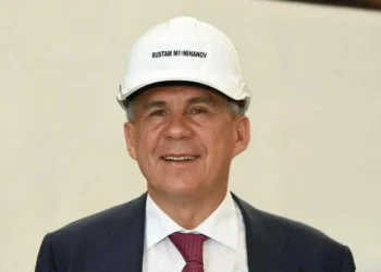 Рустам Минниханов поздравил строителей с их профессиональным праздником