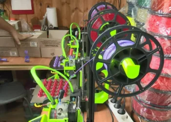 В Нижнекамске волонтер изготавливает на 3D-принтере детали для БПЛА
