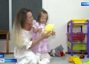 «Не откликался на имя, не реагировал, когда кто-то заходил»: в Татарстане растет число детей с РАС