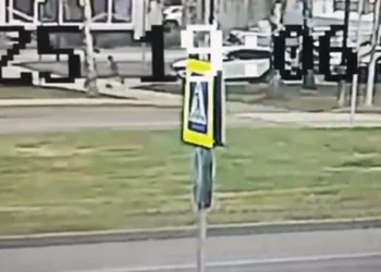 В Нижнекамске водитель Skoda сбил двоих детей на самокате