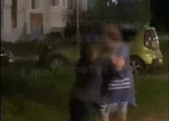 мальчик избил