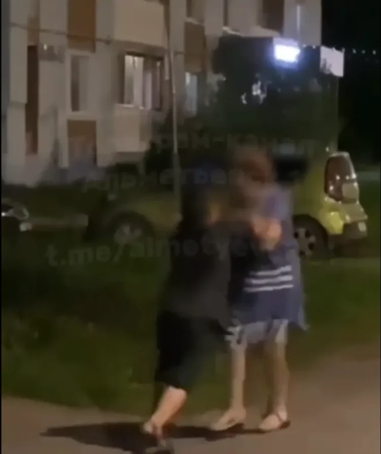 мальчик избил