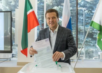 Мэр Казани Ильсур Метшин проголосовал на выборах Раиса Татарстана и депутатов Гордумы