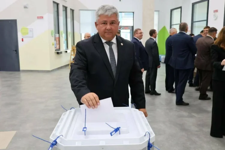 Михаил Афанасьев