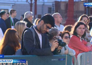 Мөнбәргә кемнәр менәр?