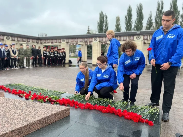 возложение цветов