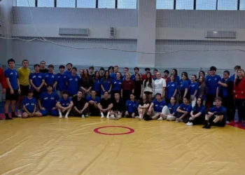 Молодогвардейцы провели мастер-класс по самбо для студентов