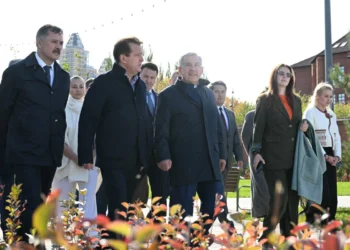 Минниханов осмотрел обновленный Дом учителя в Казани