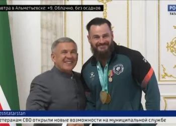 В Казанском Кремле прошла встреча Рустама Минниханова с регбистами команды «Стрела — Ак Барс»