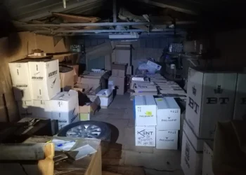 В Казани задержали двух мужчин за продажу крупной партии сигарет без маркировки