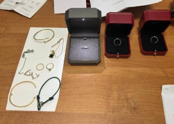 Жительницу Татарстана судят за контрабанду украшений на 1,7 млн рублей