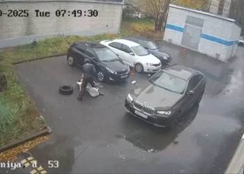 нападавший