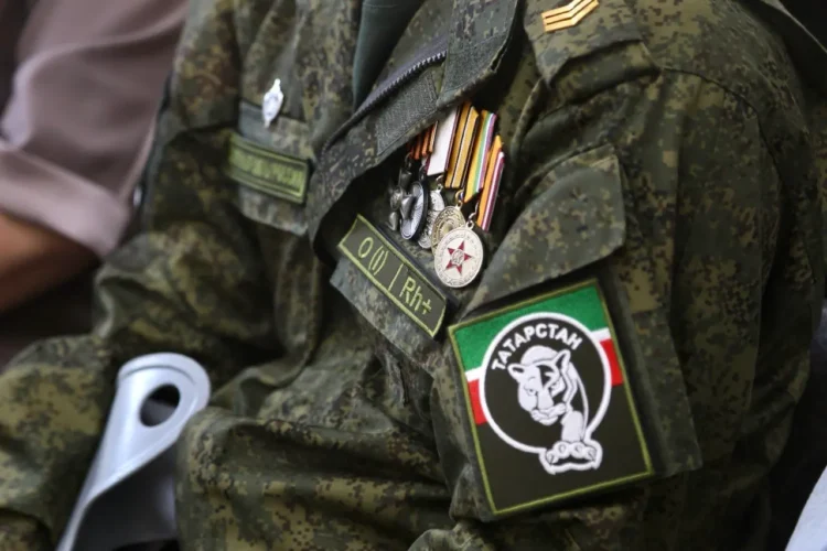 боец