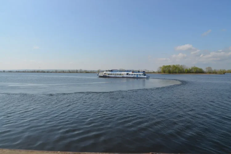 теплоход