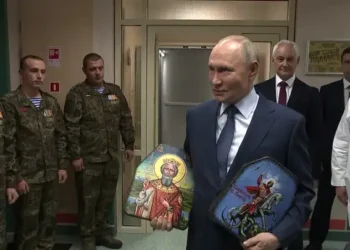 Зарубин показал, где Путин хранит подарки от бойцов СВО