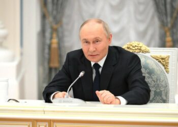 Владимир Путин Югары мәктәп укытучыларын һөнәри бәйрәмнәре белән котлады