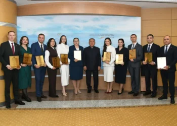 Рустам Минниханов наградил победителей конкурса «Лучший госслужащий РТ»